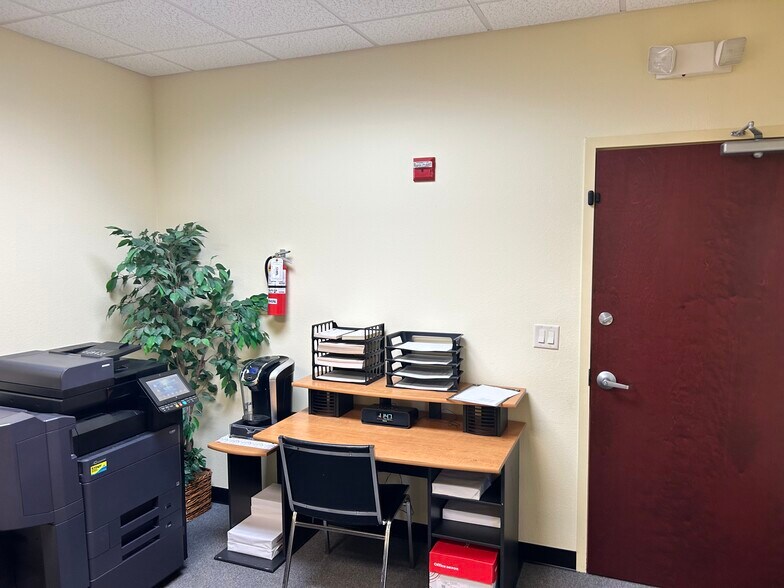 More Photos Of 1073 Willa Springs Dr, Winter Springs Office For Sale