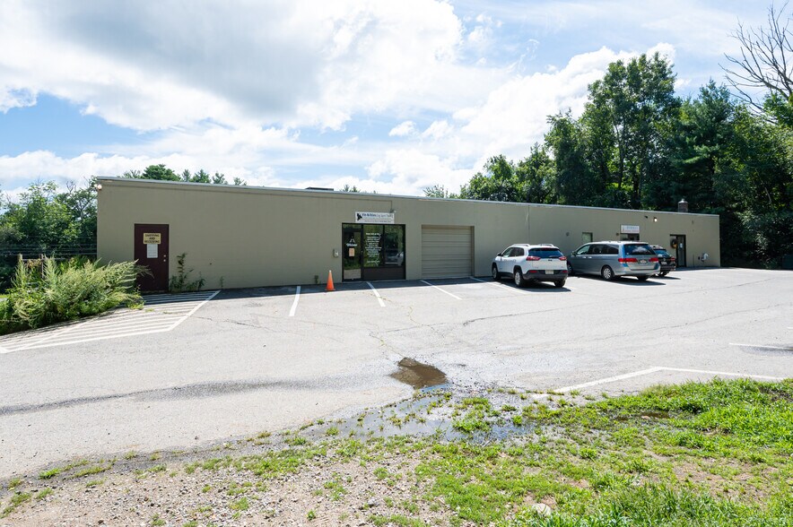 More Photos Of 116 Newburyport Tpke, Rowley Storefront Retail Office For Lease