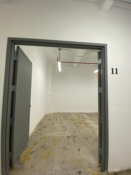 More Photos Of 901 E 31st St, Los Angeles Manufacturing For Lease