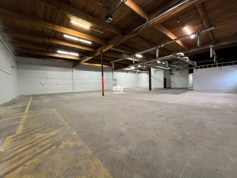 More Photos Of 7620 Yellowhead Trl NW, Edmonton Warehouse For Lease