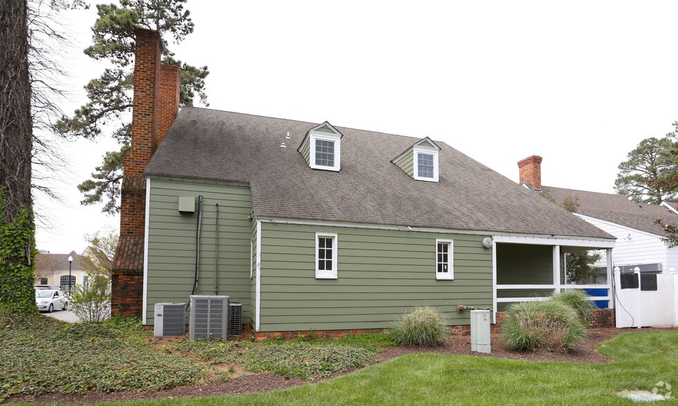 More Photos Of 1220 Sycamore Sq, Midlothian Unknown For Lease