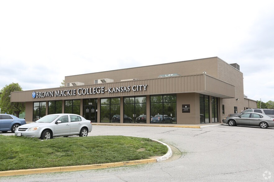 More Photos Of 9705 Lenexa Dr, Lenexa Office For Sale