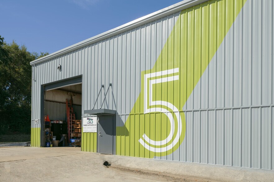 More Photos Of 1750 Signal Point Rd, Charleston Warehouse For Lease