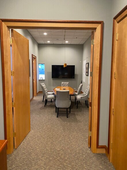 More Photos Of 399 Wall St, Glendale Heights Warehouse For Lease