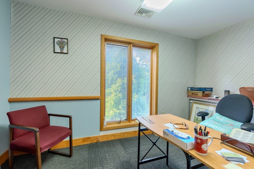 More Photos Of 33 Electric Ave, Fitchburg Medical For Lease