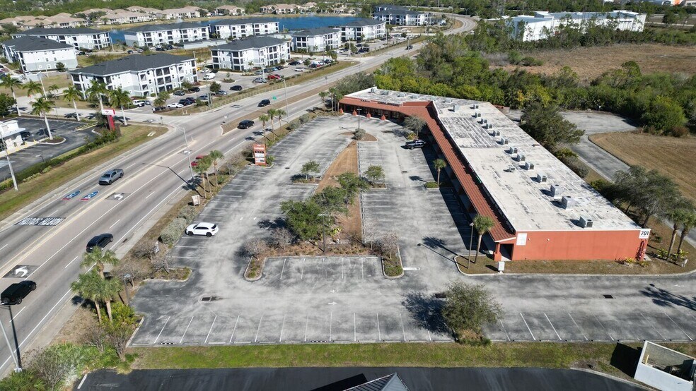 More Photos Of 701 JC Center Ct, Port Charlotte Storefront Retail Office For Lease