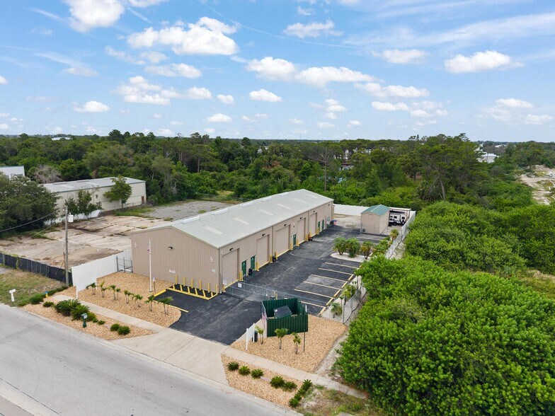 More Photos Of 743 Wesley Ave, Tarpon Springs Warehouse For Lease