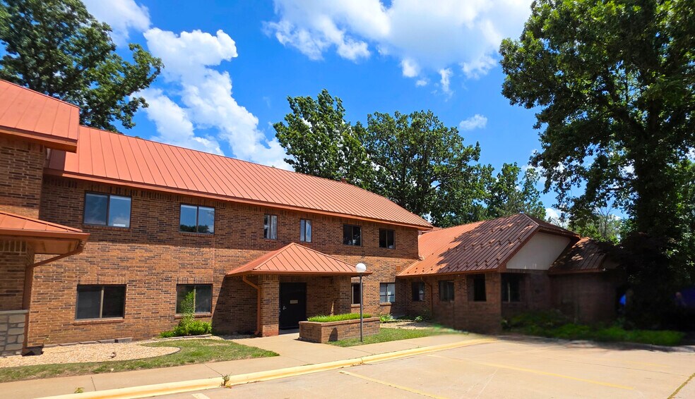 Primary Photo Of 3745 S Fremont Ave, Springfield Office Residential For Sale