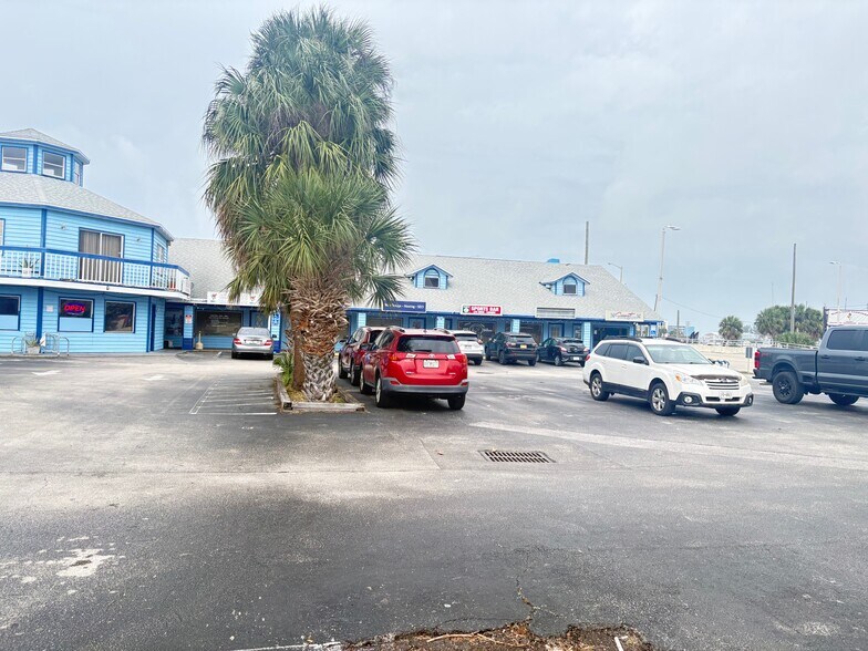 More Photos Of 9524 Blind Pass Rd, St Pete Beach General Retail For Lease