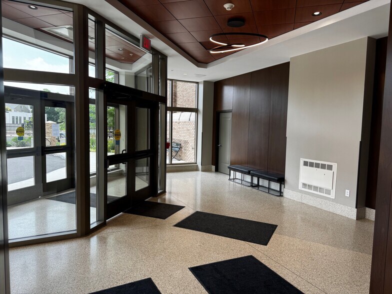 More Photos Of 875 E Main St, Rochester Flex For Lease