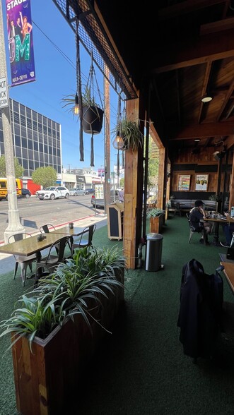 More Photos Of 8422-8428 W 3rd St, Los Angeles Restaurant For Lease