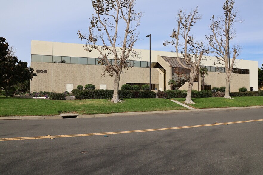 More Photos Of 809 Calle Plano, Camarillo Manufacturing For Sale