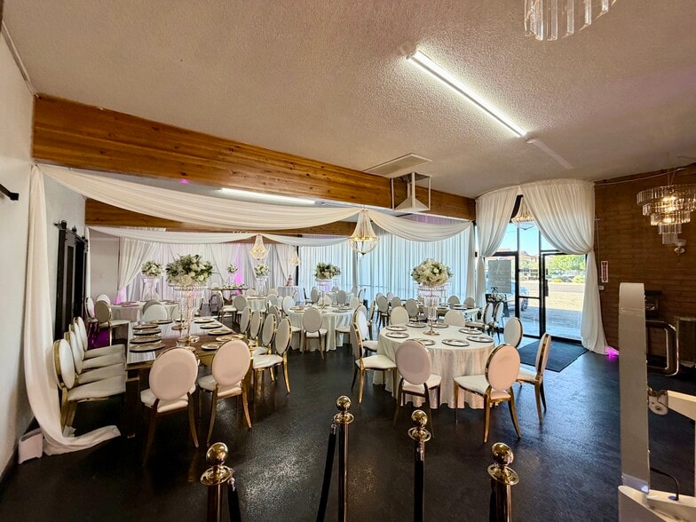 More Photos Of 2111 E Main St, Mesa Freestanding For Sale