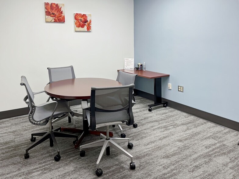 More Photos Of 651 Holiday Dr, Pittsburgh Coworking Space