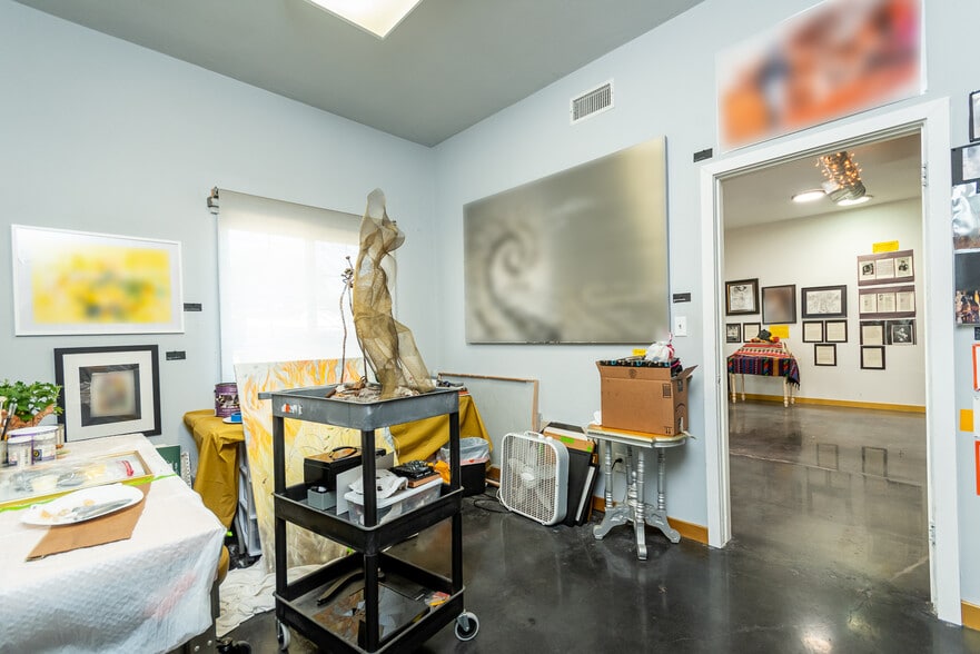 More Photos Of 831 S Main St, Burbank Warehouse For Sale