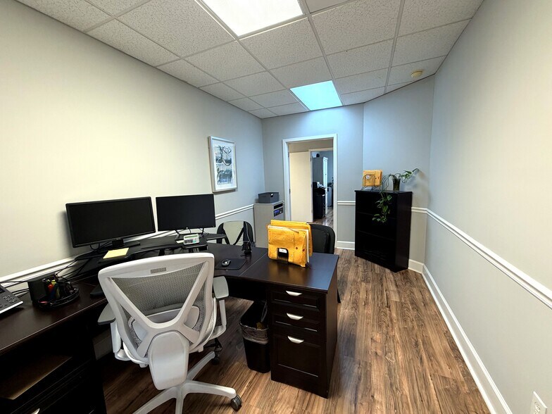 More Photos Of 410 Mill St, Mount Pleasant Office For Lease