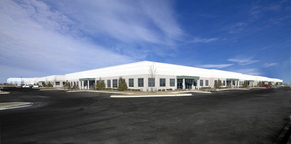 More Photos Of 8910 W 192nd St, Mokena Manufacturing For Lease