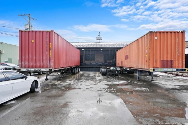 More Photos Of 3100 S Homan Ave, Chicago Warehouse For Sale