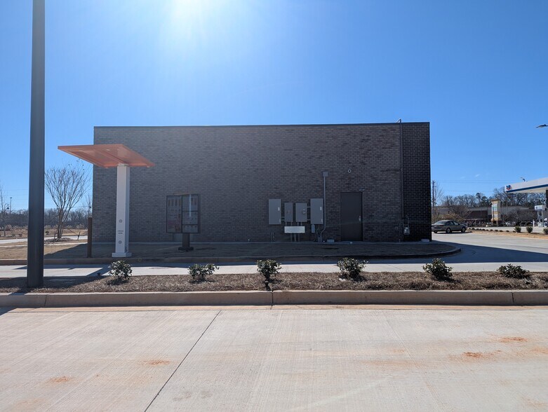 More Photos Of 5994 GA-124 Hwy, Hoschton Storefront For Lease