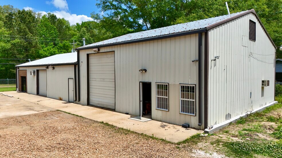 More Photos Of 8071 N McRaven Rd, Clinton Industrial For Sale