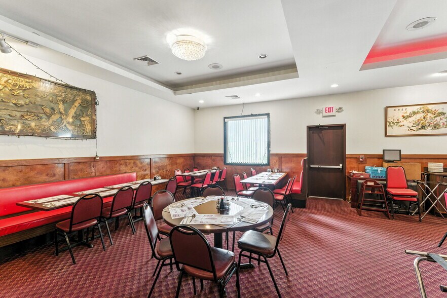 More Photos Of 1172 Main St, Wyoming Restaurant For Sale