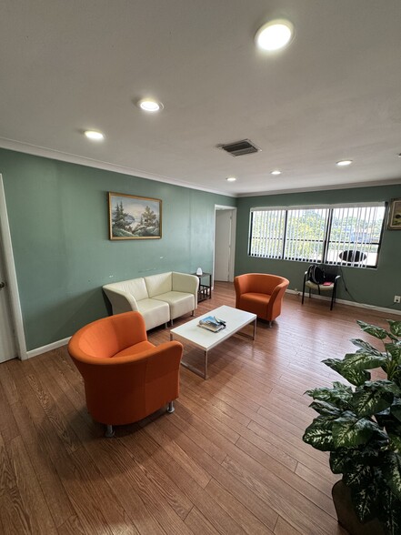 More Photos Of 602 W Lantana Rd, Lake Worth Medical For Lease