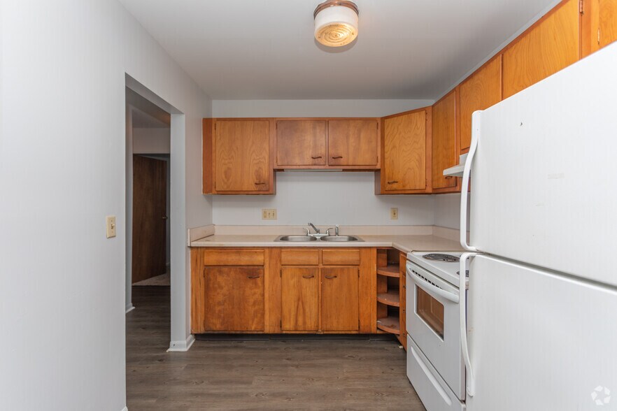 More Photos Of 1908 Camp St, Sandusky Apartments For Sale