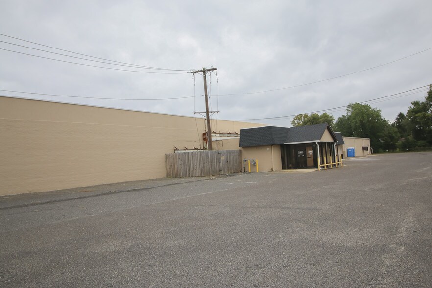 More Photos Of 1206 Route 130 N, Burlington Light Distribution For Lease