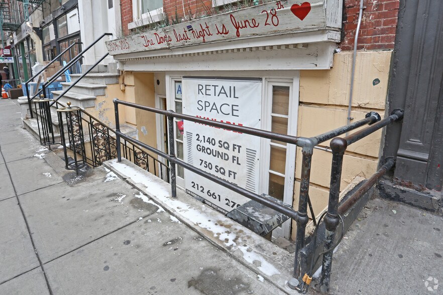 More Photos Of 228 Thompson St, New York Apartments For Lease