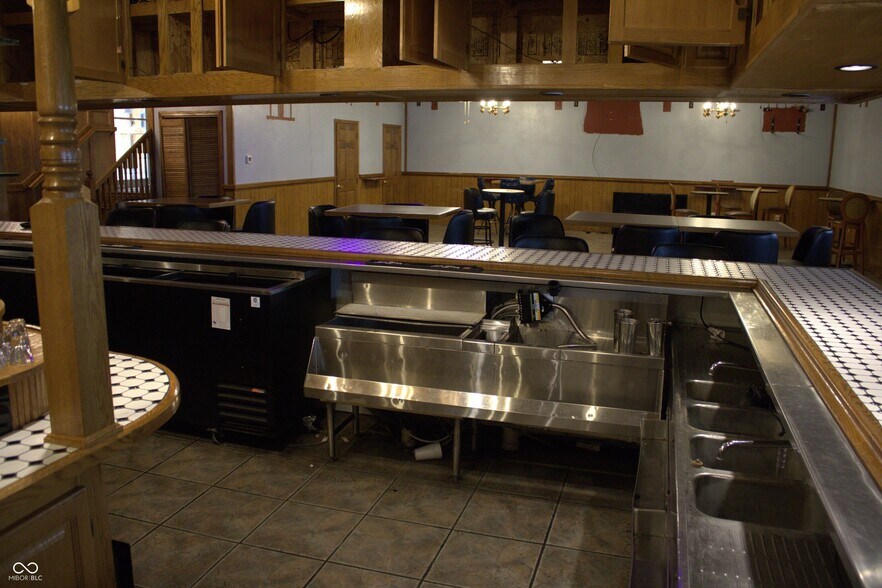 More Photos Of 1914 I Ave, New Castle Restaurant For Lease