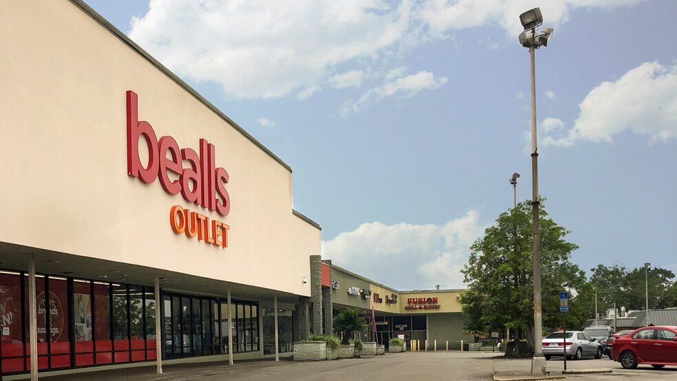 More Photos Of 1231-1237 Apalachee Pky, Tallahassee Storefront For Lease