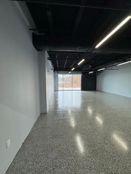 More Photos Of 118 Turnpike Rd, Southborough Office For Lease