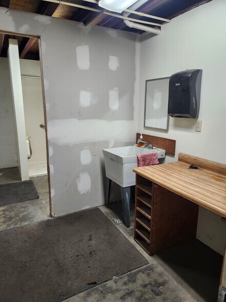 More Photos Of 826 Franklin Rd, Mercer Medical For Lease