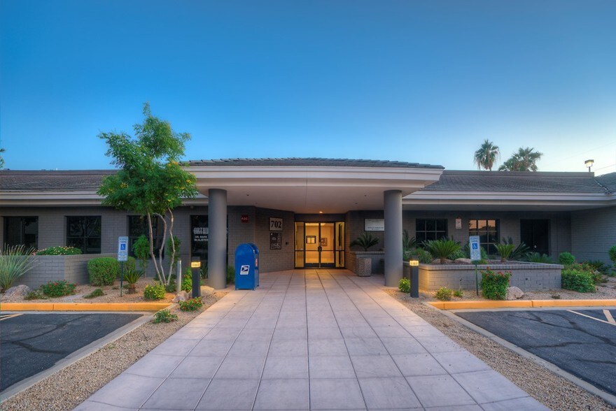 More Photos Of 702 E Bell Rd, Phoenix Office For Sale