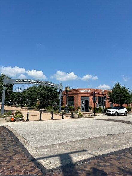 More Photos Of 212 S Warren St, Burleson Land For Sale