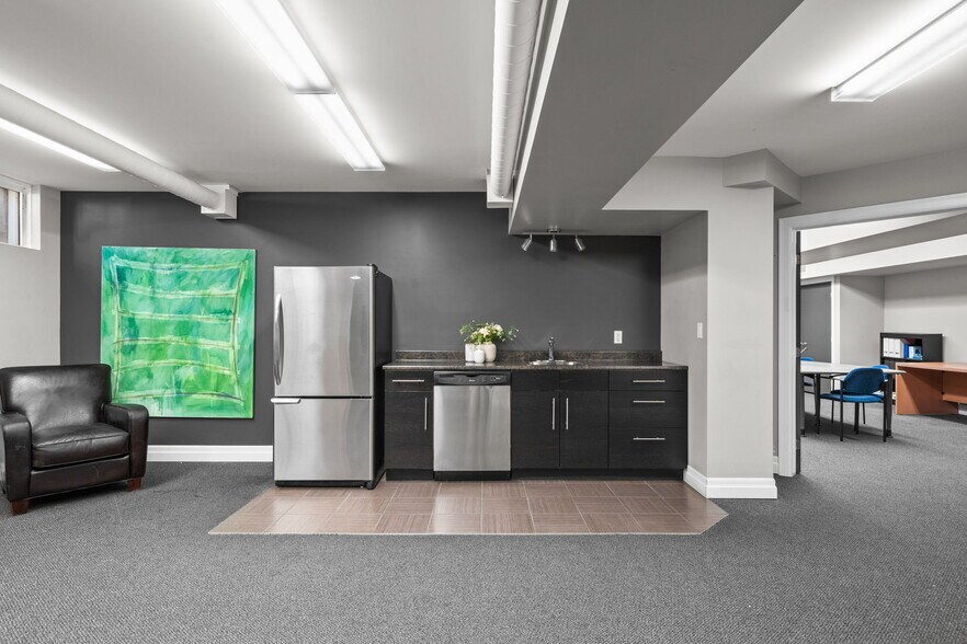 More Photos Of 5550 Manotick Main St, Ottawa Office Residential For Sale