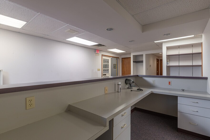 More Photos Of 1130 Vester Ave, Springfield Medical For Lease