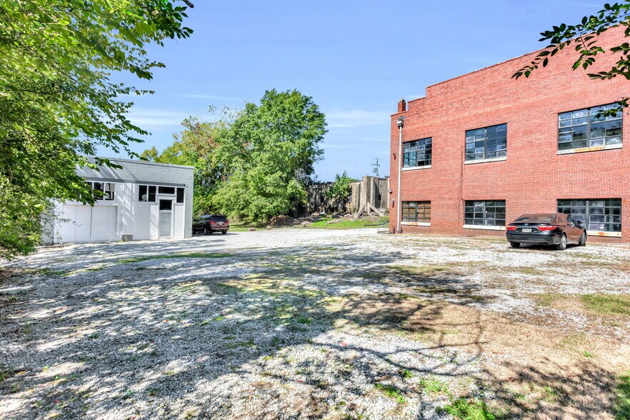 More Photos Of 12461 Veterans Memorial Hwy, Douglasville Loft Creative Space For Lease