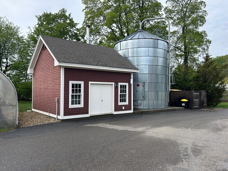 More Photos Of 244 Amesbury Rd, Kensington General Retail For Sale