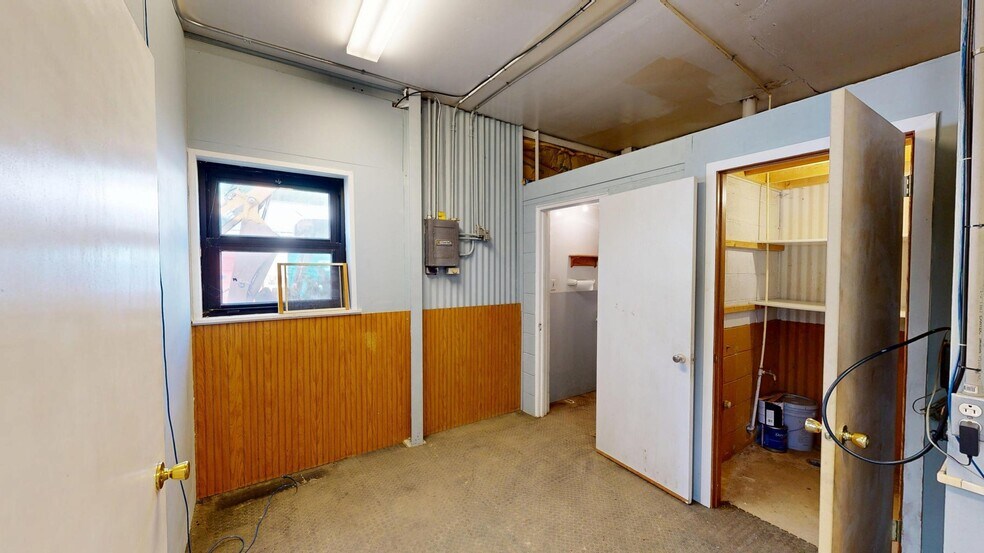 More Photos Of 120 W Charles St, Readstown Warehouse For Sale