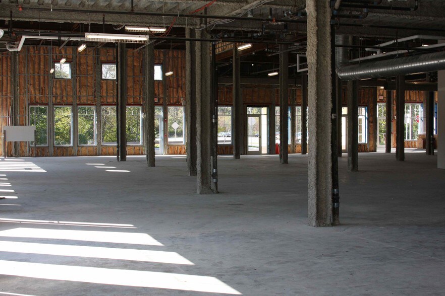 More Photos Of 132 Chief Justice Cushing Hwy, Cohasset Coworking Space