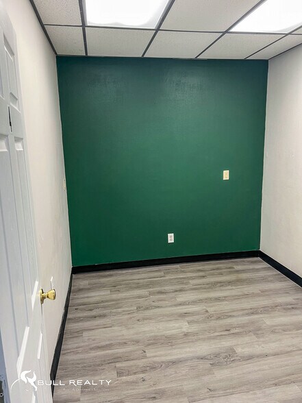 More Photos Of 6667 Vernon Woods Dr, Atlanta Medical For Lease