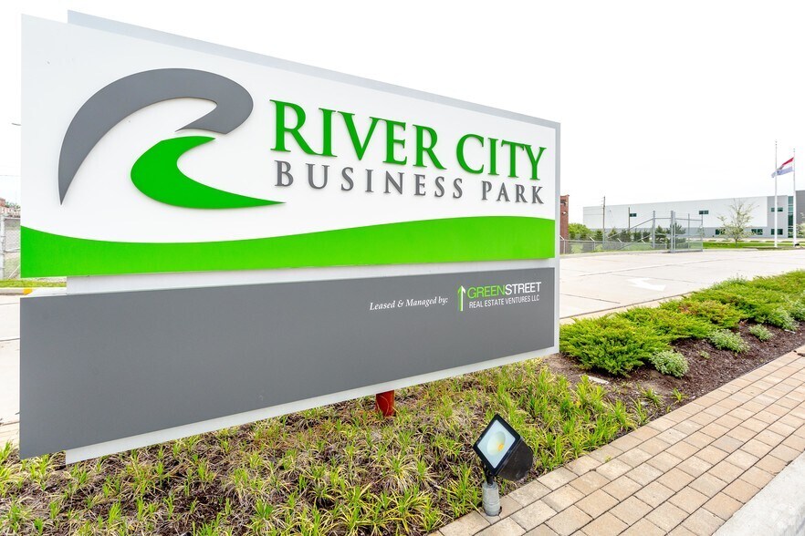 More Photos Of 242 Carondelet Commons Blvd, Saint Louis Warehouse For Lease