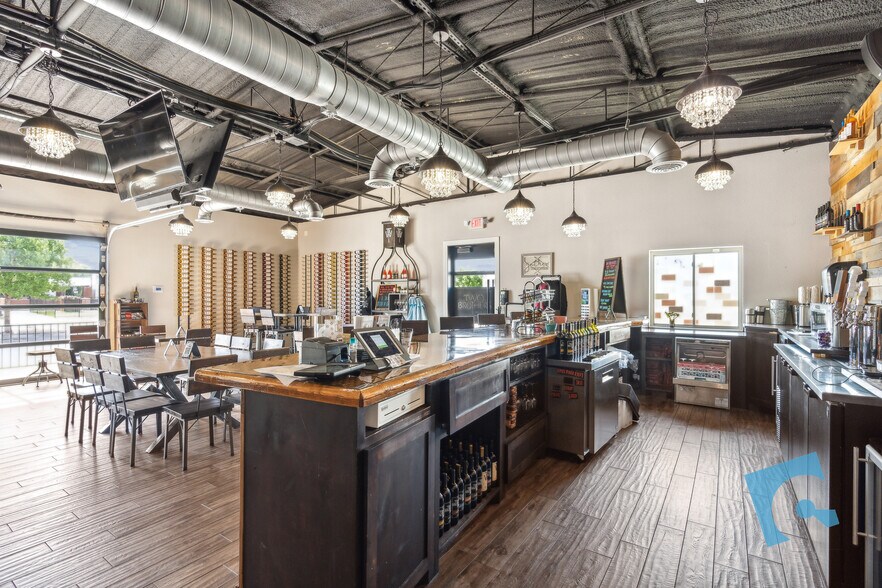 More Photos Of 110 Lamar St, Keller Freestanding For Sale