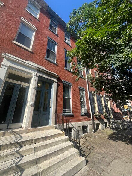 Primary Photo Of 1128 Spruce St, Philadelphia Multifamily For Sale