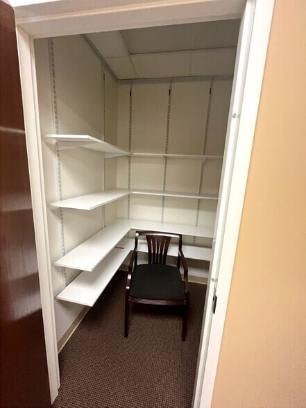 More Photos Of 11601 Iron Bridge Rd, Chester Medical For Lease