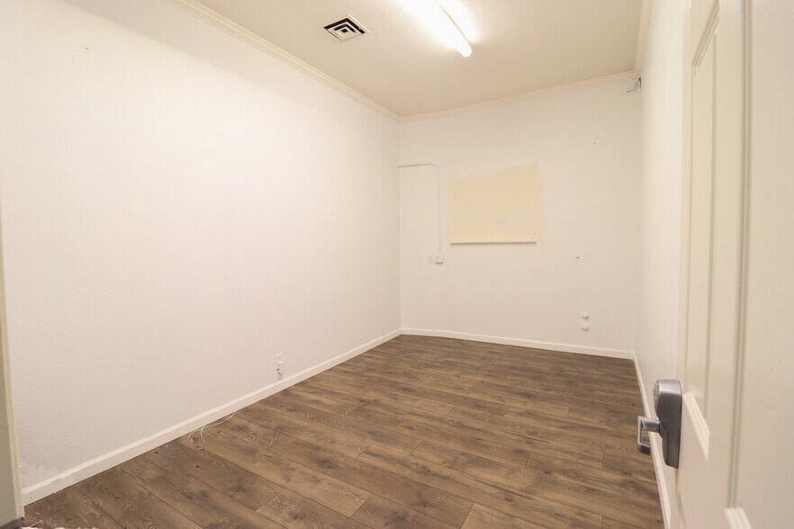 More Photos Of 3127 W Beverly Blvd, Montebello Storefront Retail Office For Sale