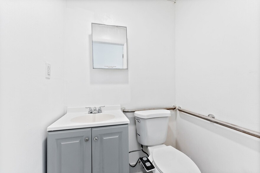 More Photos Of 8106-8186 N University Dr, Tamarac Unknown For Lease