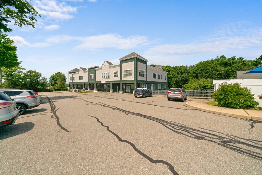 More Photos Of 140 N Franklin St, Holbrook Office For Sale