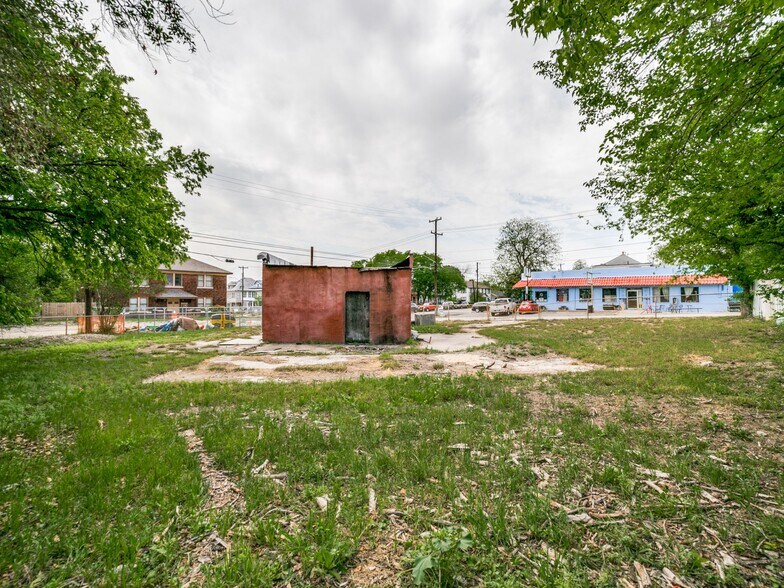 More Photos Of 2602 N Flores St, San Antonio Restaurant For Sale